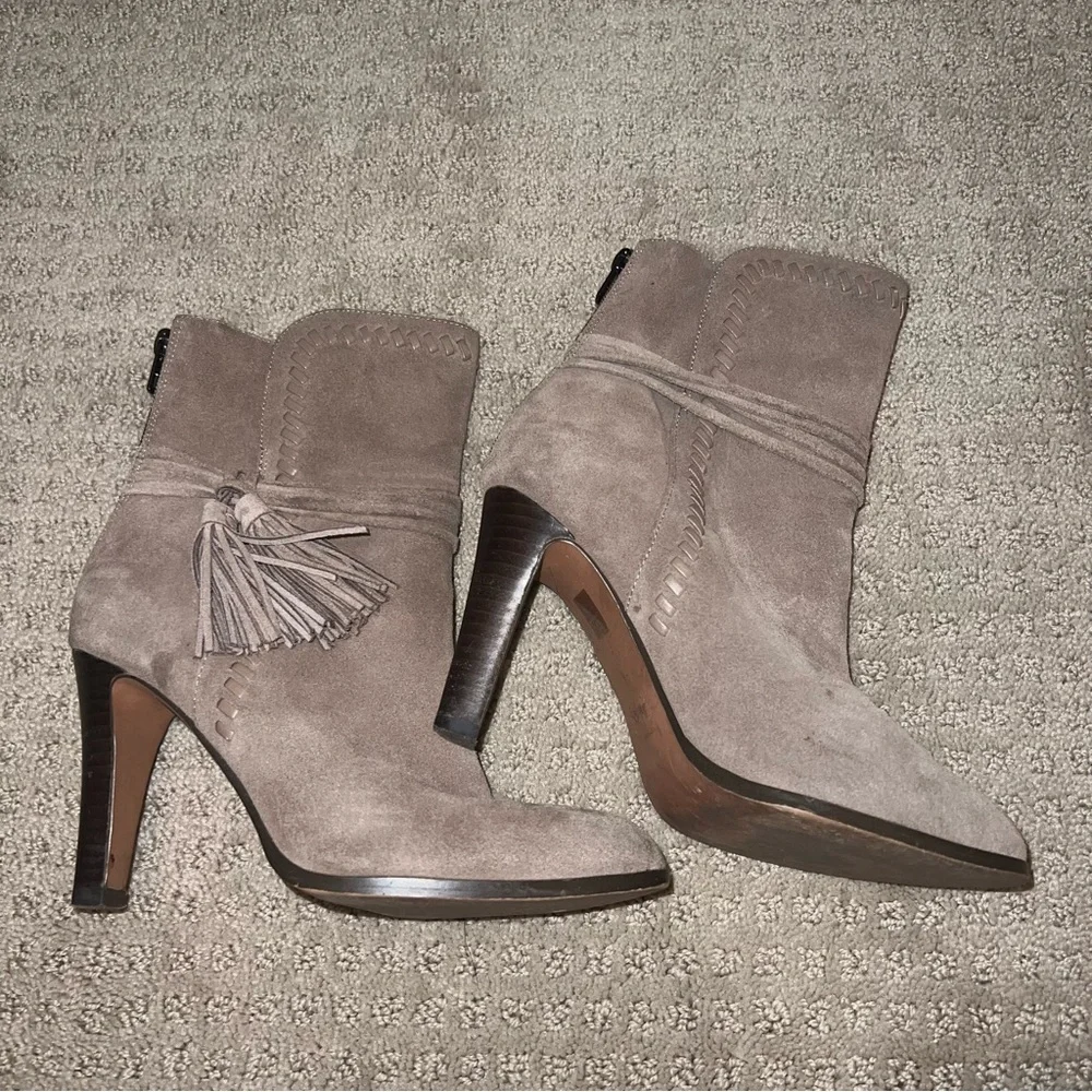COACH Jessie Round Toe Suede Boot Size 7